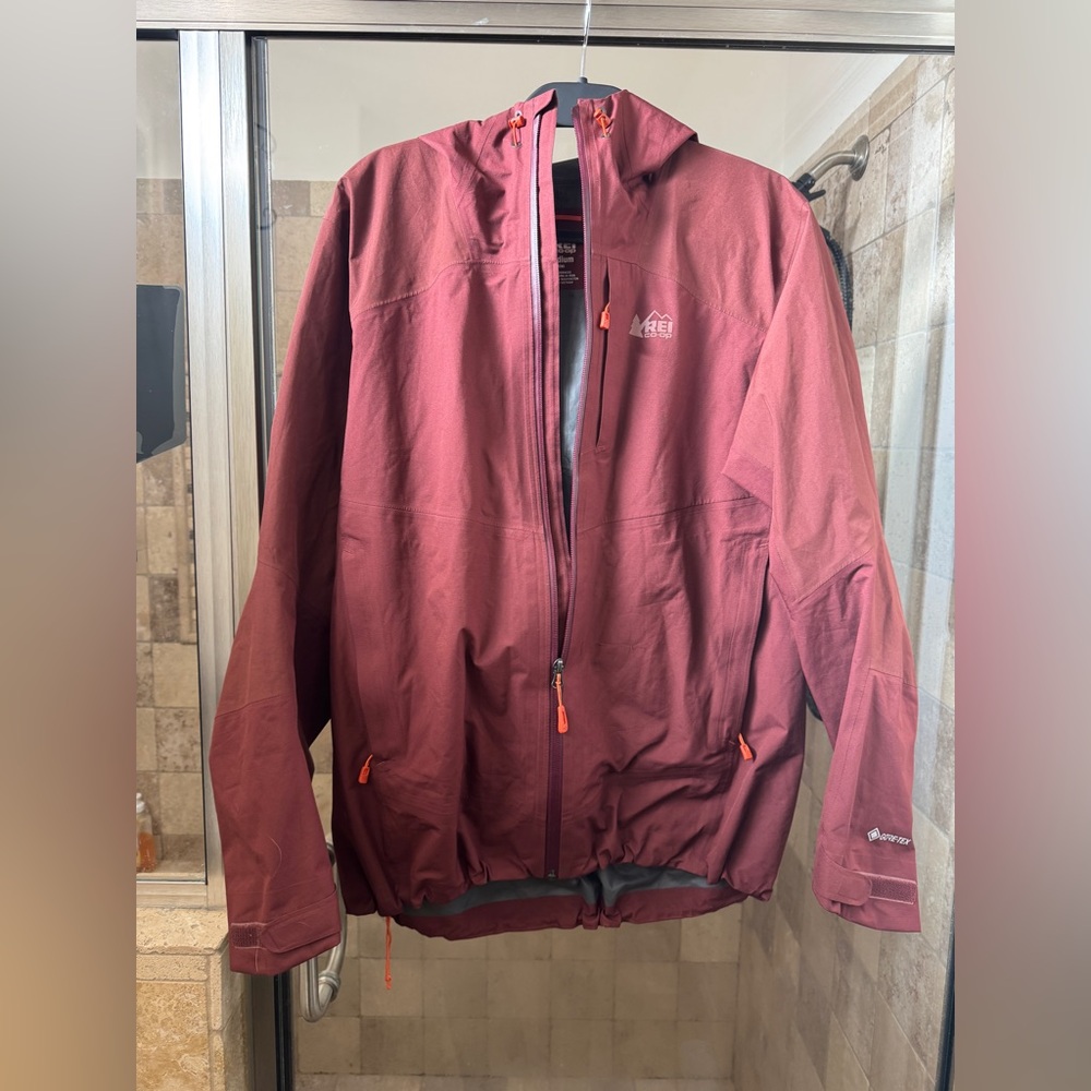 REI Maroon Men's Raincoat Gore Tex